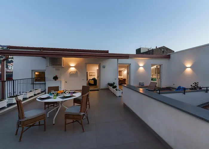 Enfasi Holiday Home